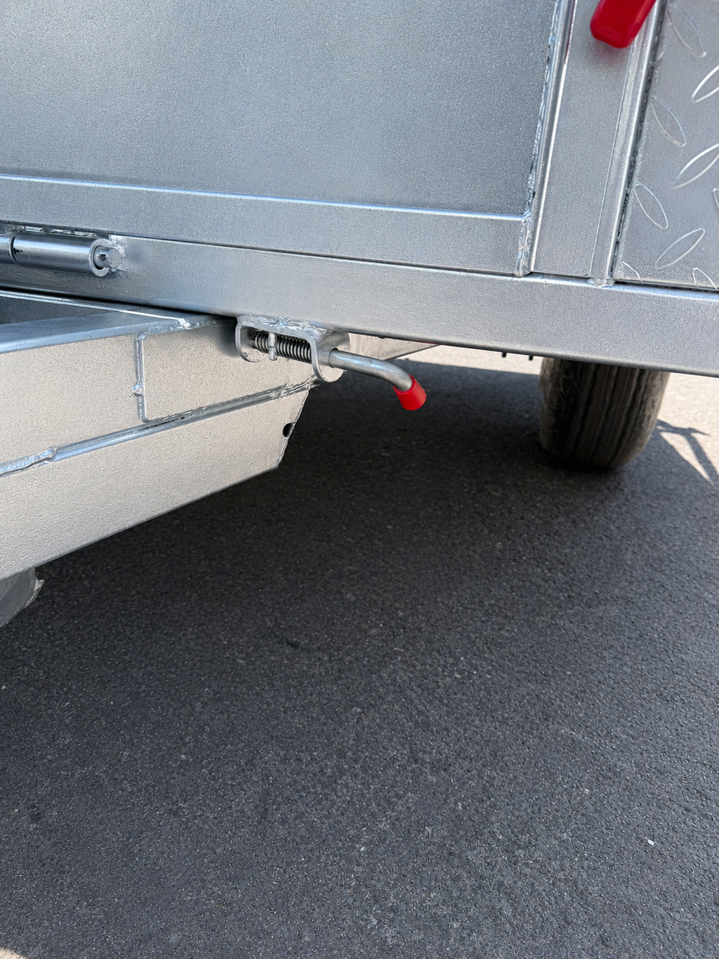 IronPeak 10x5 Hydraulic Tipper Hot-Dip Galvanised Tandem Axle Trailer